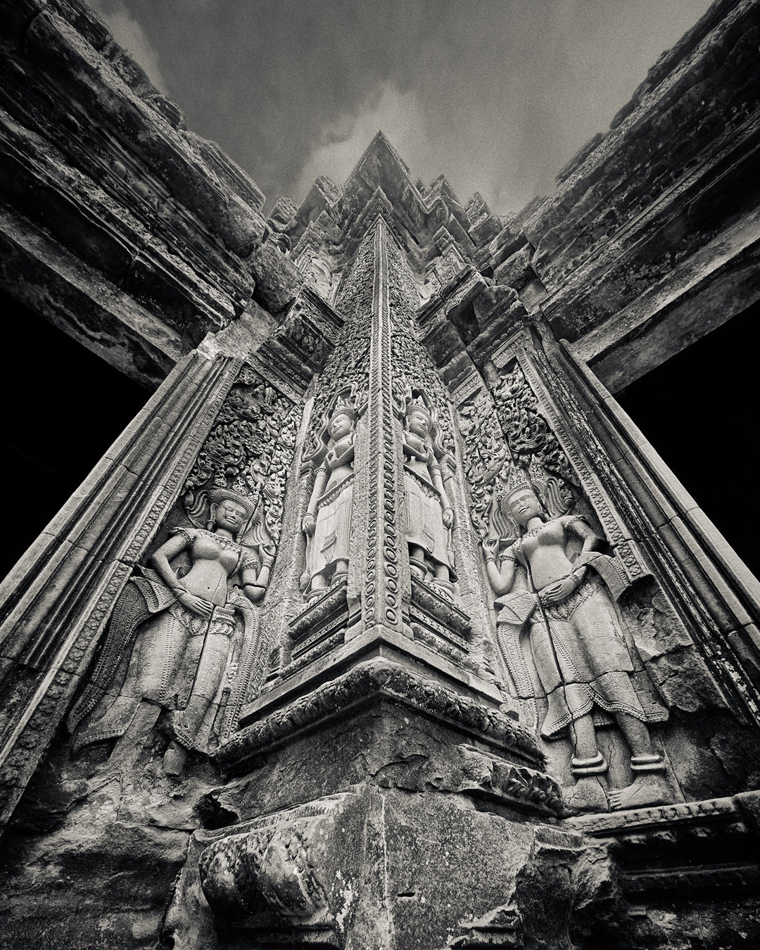 Apsaras I, Thommanon Temple, Angkor, Cambodia. 2021 by Lucas Varro