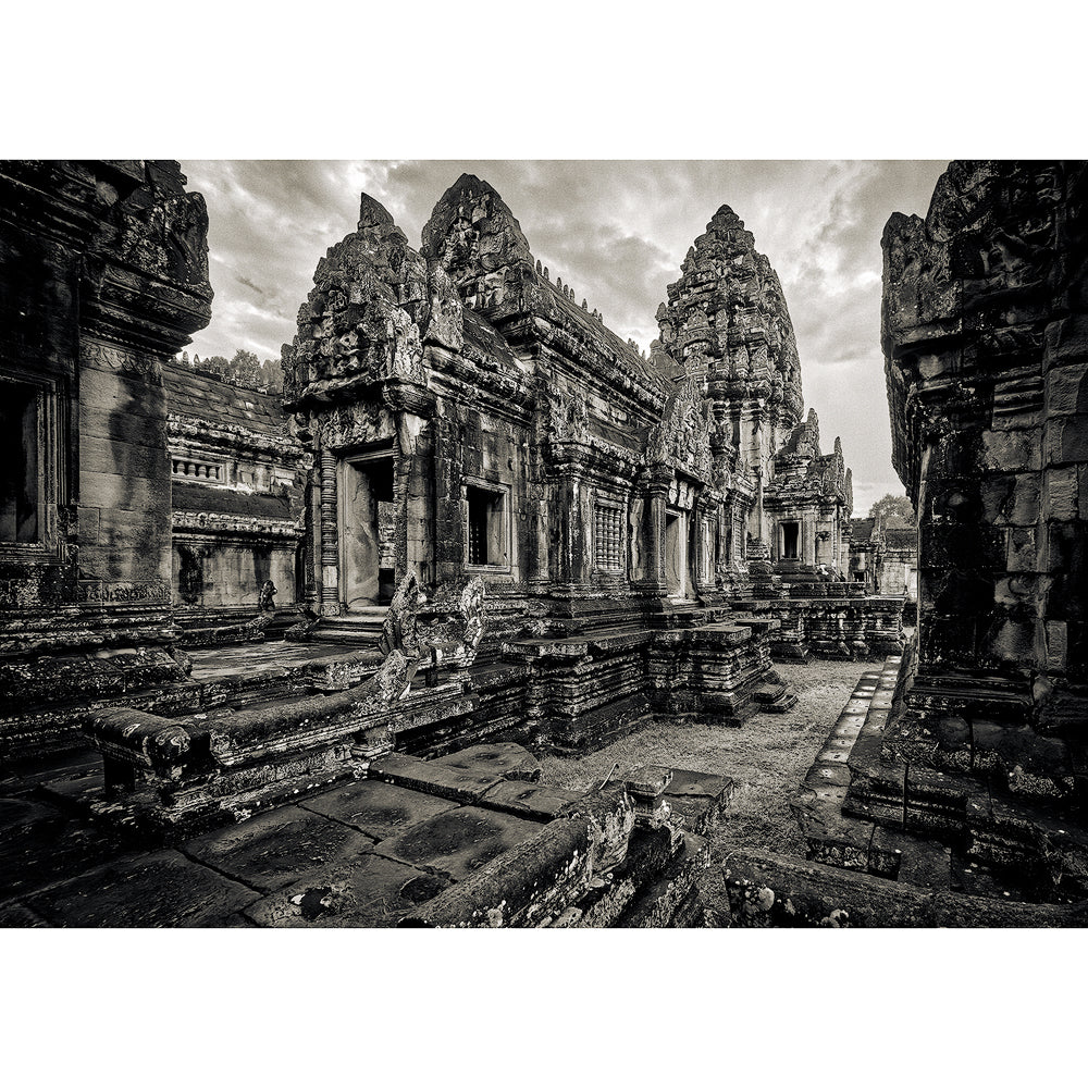 Mandapa, Banteay Samre Temple, Angkor, Cambodia - 1280px by Lucas Varro